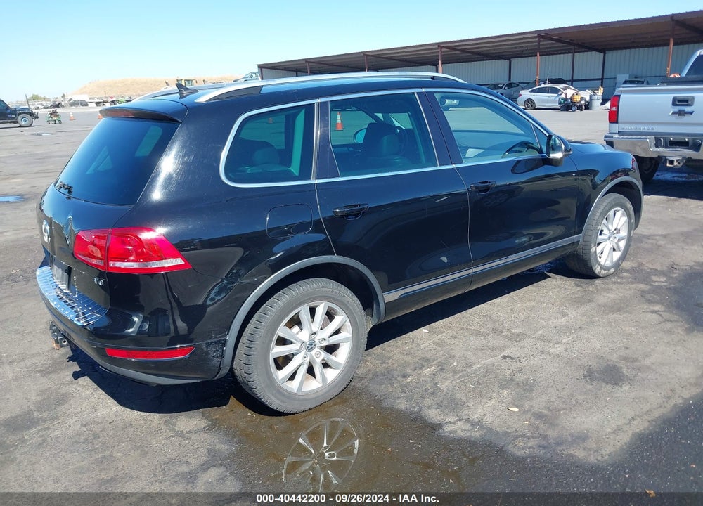 2014 VOLKSWAGEN TOUAREG 3.6L SPORT VIN: WVGEF9BP3ED005868