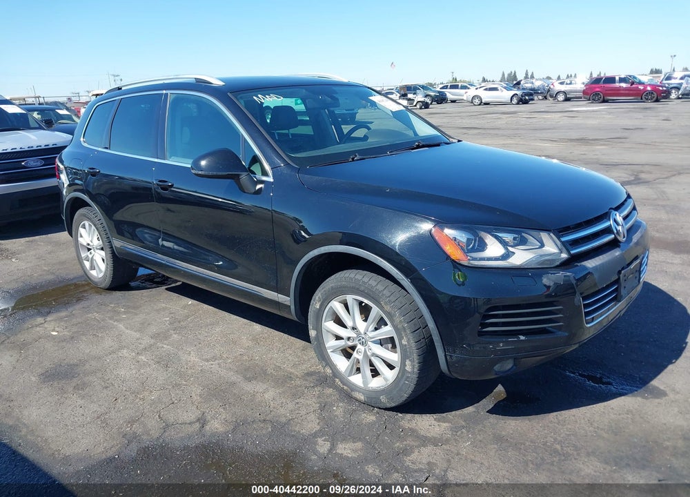 2014 VOLKSWAGEN TOUAREG 3.6L SPORT VIN: WVGEF9BP3ED005868