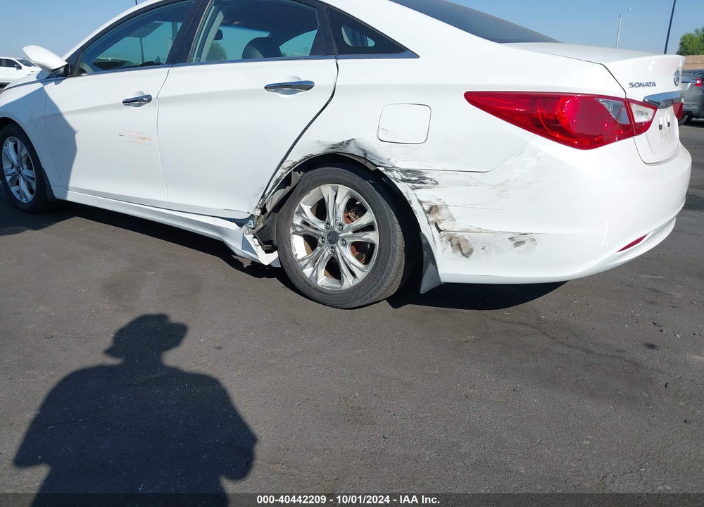 2011 HYUNDAI SONATA LIMITED VIN: 5NPEC4AC2BH124791