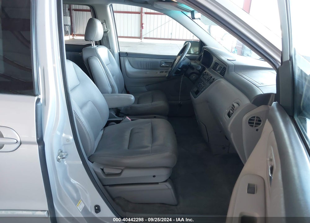 2002 HONDA ODYSSEY EX-L VIN: 5FNRL189X2B030411