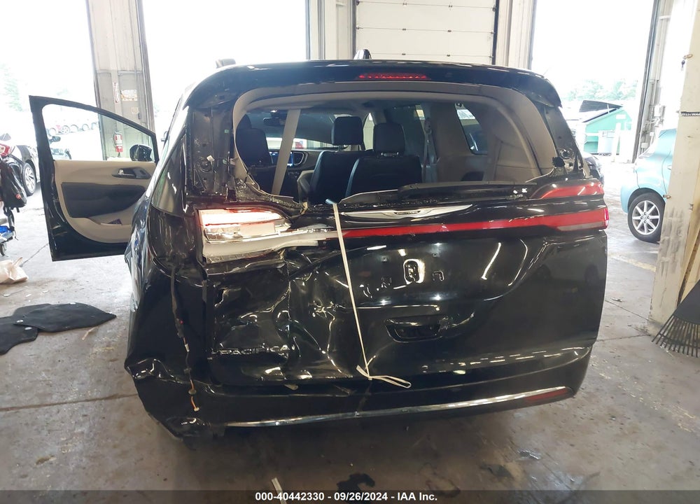 2022 CHRYSLER PACIFICA TOURING L VIN: 2C4RC1BG9NR211869