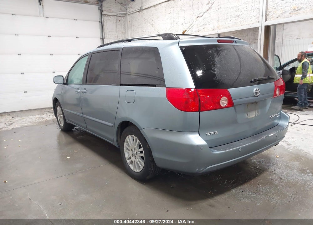 2007 TOYOTA SIENNA XLE VIN: 5TDBK22C57S002811