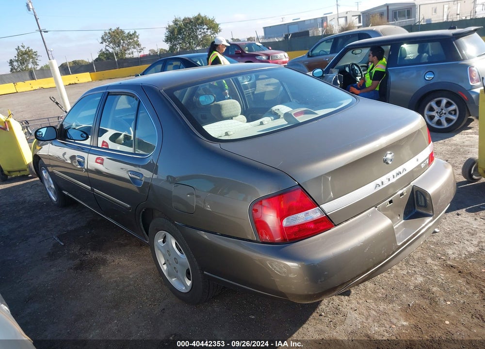 2001 NISSAN ALTIMA GXE VIN: 1N4DL01D31C140883