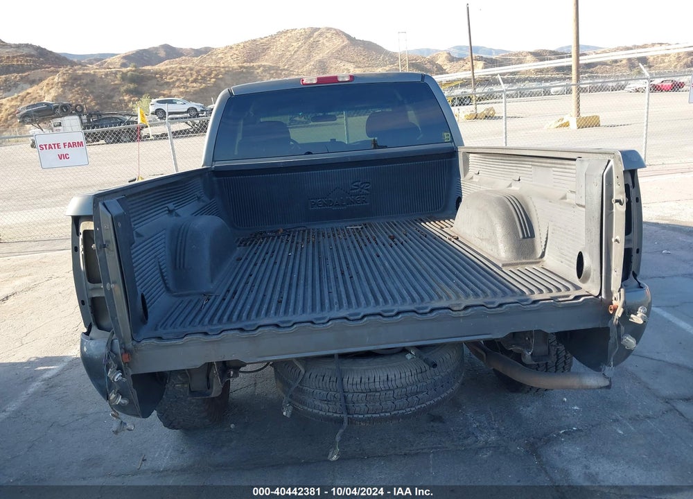 2002 CHEVROLET SILVERADO 1500 LS VIN: 2GCEC19V921231150
