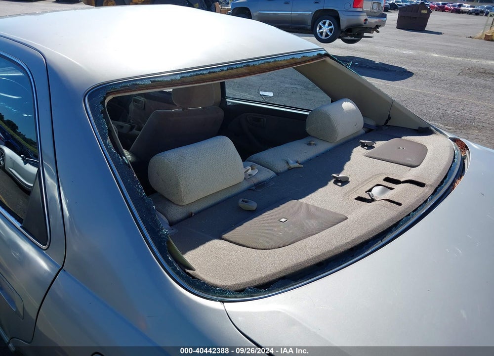 2001 TOYOTA CAMRY LE V6 VIN: 4T1BF28K21U128870