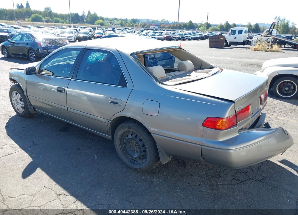 2001 TOYOTA CAMRY LE V6 VIN: 4T1BF28K21U128870