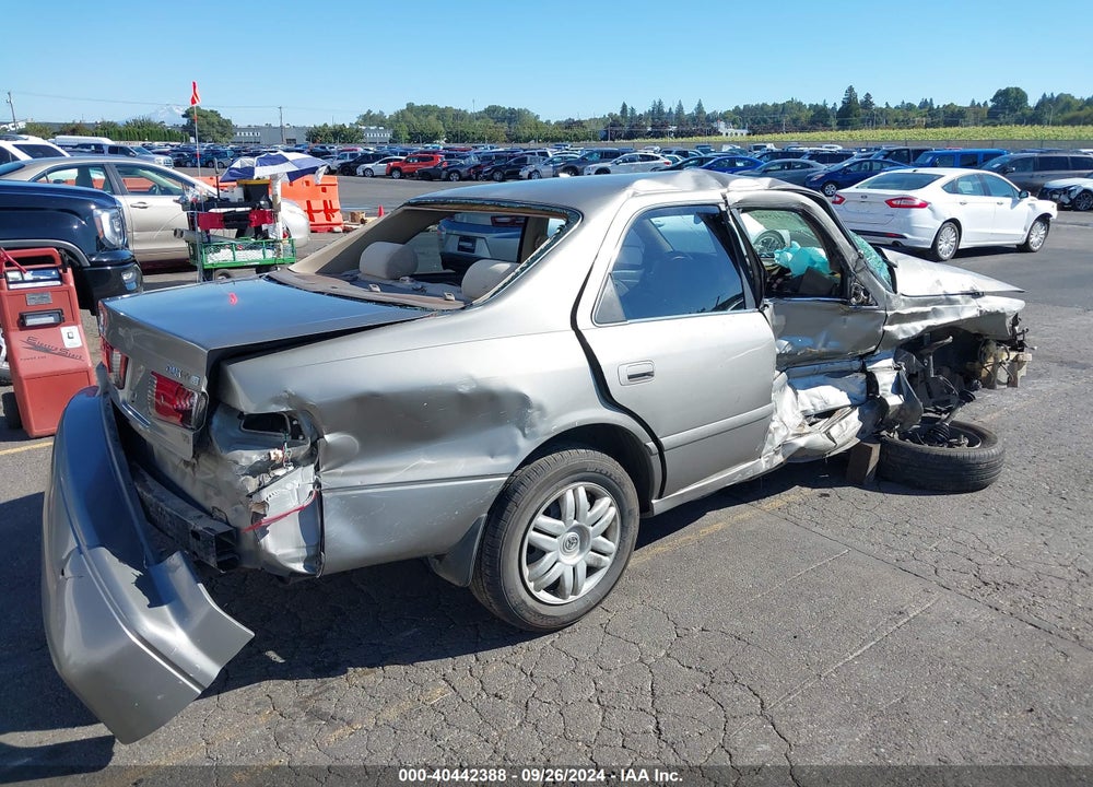 2001 TOYOTA CAMRY LE V6 VIN: 4T1BF28K21U128870