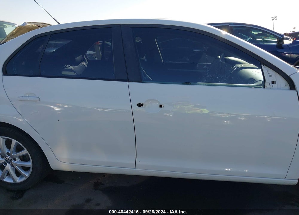2010 VOLKSWAGEN JETTA LIMITED EDITION VIN: 3VWRZ7AJ7AM153595
