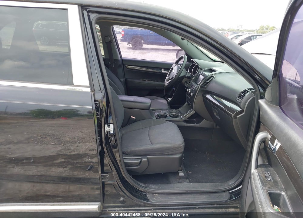 2012 KIA SORENTO LX VIN: 5XYKT4A67CG217988