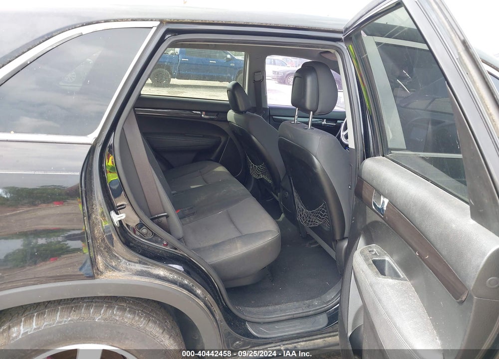 2012 KIA SORENTO LX VIN: 5XYKT4A67CG217988