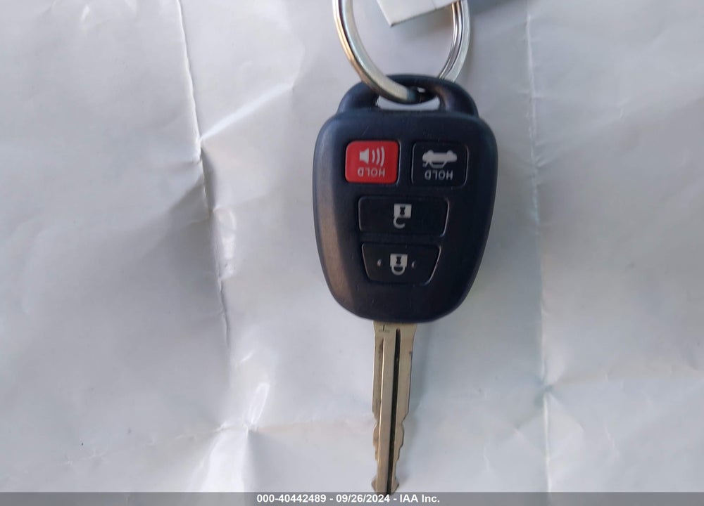 2015 TOYOTA COROLLA LE VIN: 5YFBURHE9FP232693
