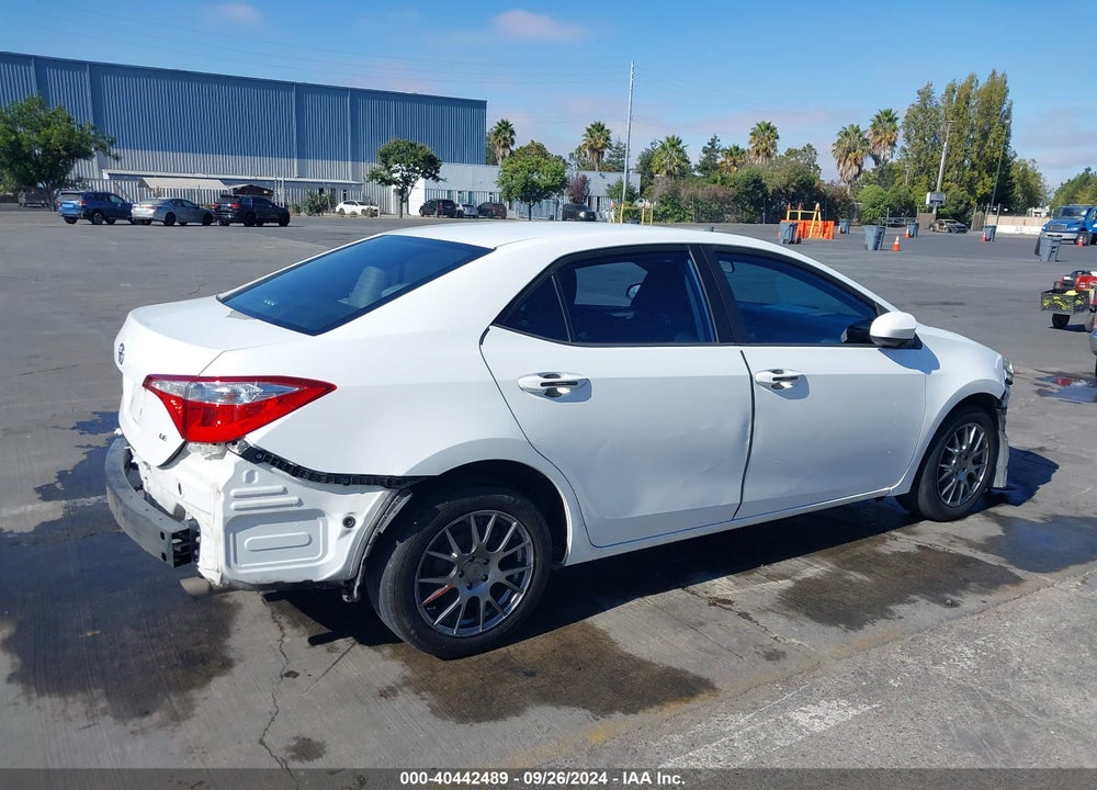 2015 TOYOTA COROLLA LE VIN: 5YFBURHE9FP232693
