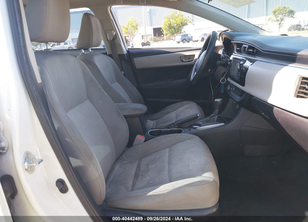 2015 TOYOTA COROLLA LE VIN: 5YFBURHE9FP232693