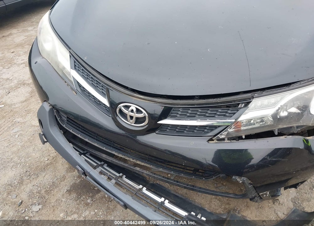 2013 TOYOTA RAV4 XLE VIN: 2T3RFREV4DW108704