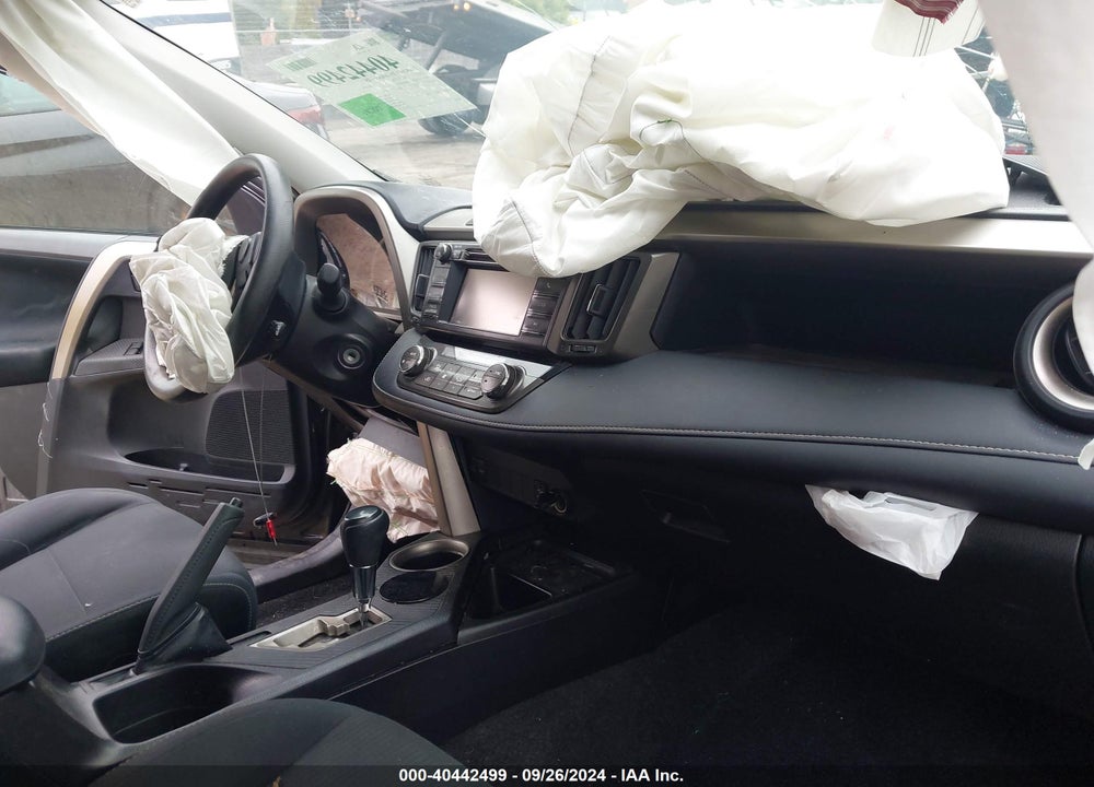 2013 TOYOTA RAV4 XLE VIN: 2T3RFREV4DW108704