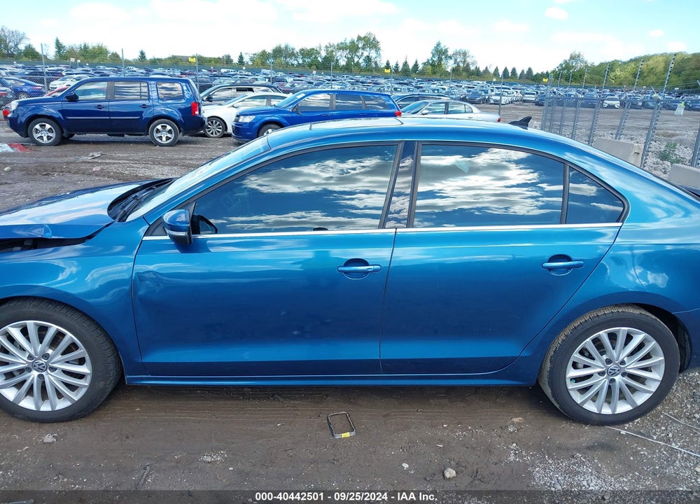 2015 VOLKSWAGEN JETTA 1.8T SE VIN: 3VWD07AJXFM312637