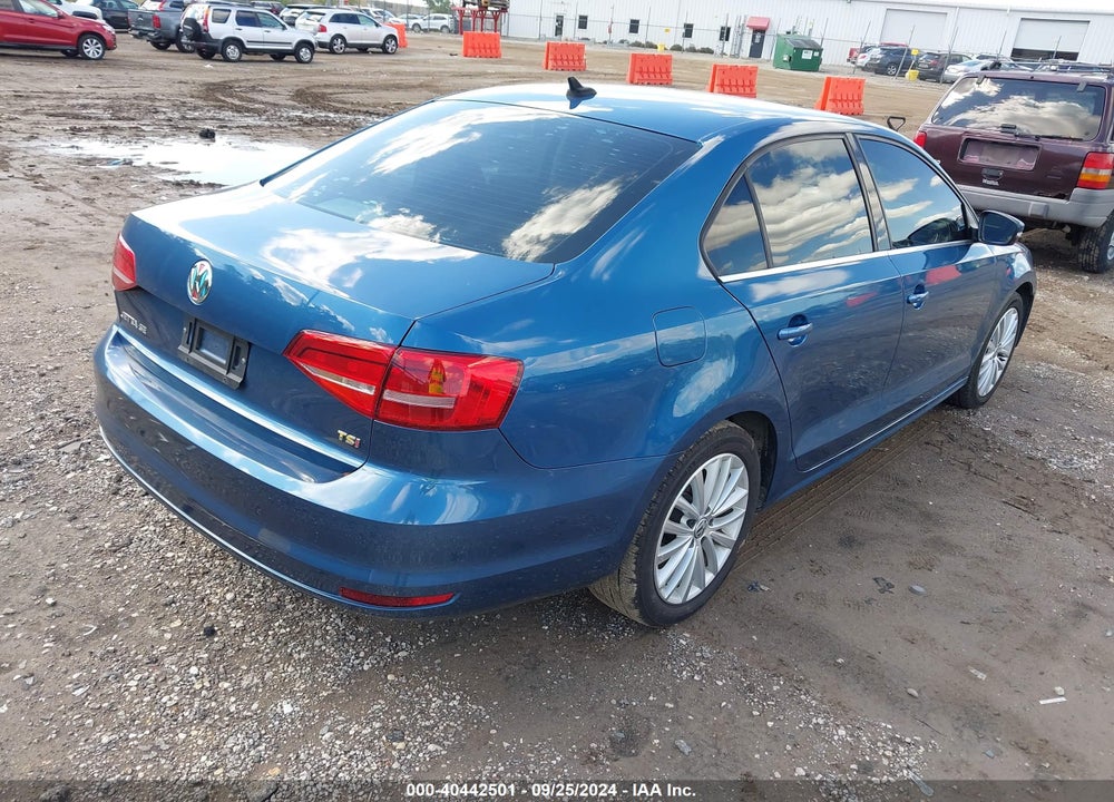 2015 VOLKSWAGEN JETTA 1.8T SE VIN: 3VWD07AJXFM312637
