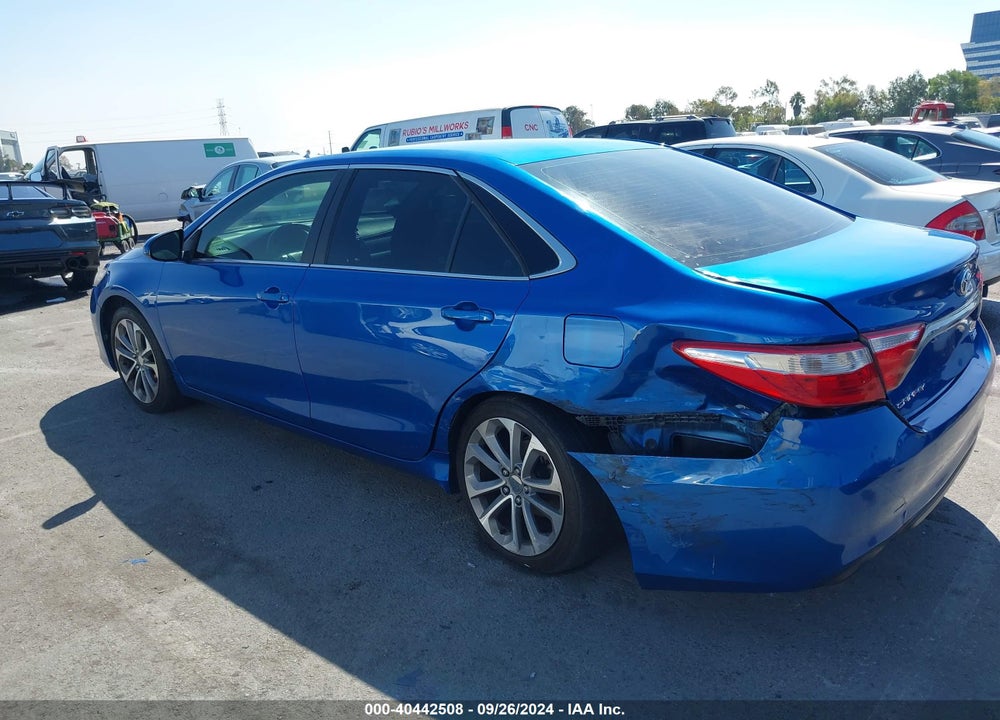 2017 TOYOTA CAMRY SE VIN: 4T1BF1FK7HU758813