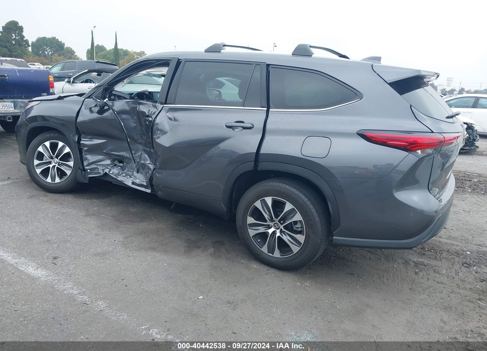 2022 TOYOTA HIGHLANDER HYBRID XLE VIN: 5TDHARAH5NS513029