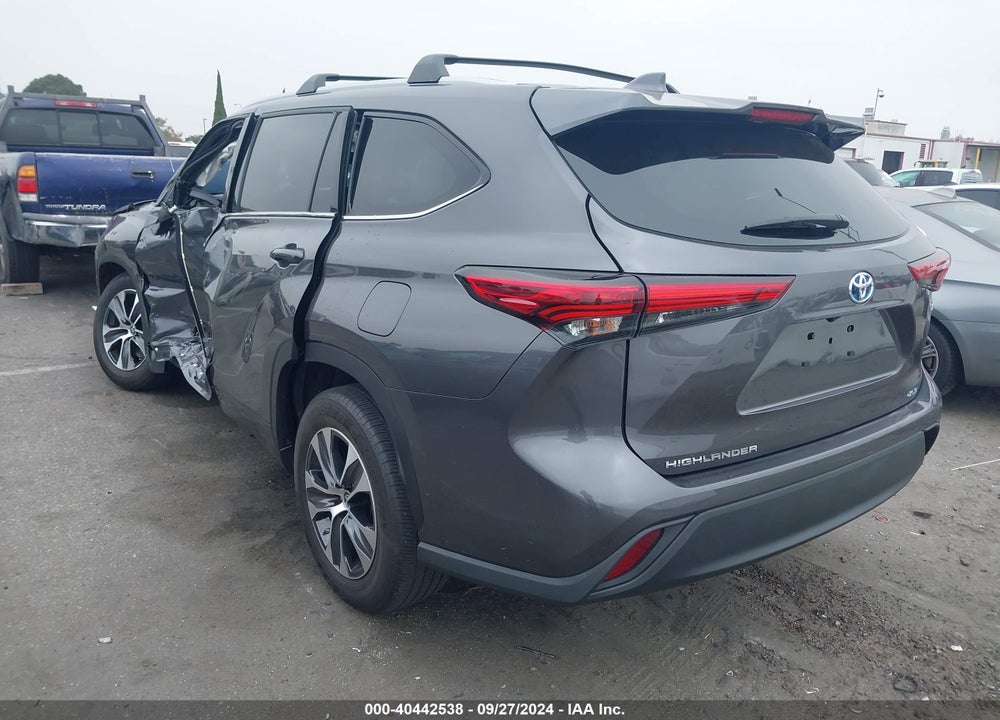 2022 TOYOTA HIGHLANDER HYBRID XLE VIN: 5TDHARAH5NS513029