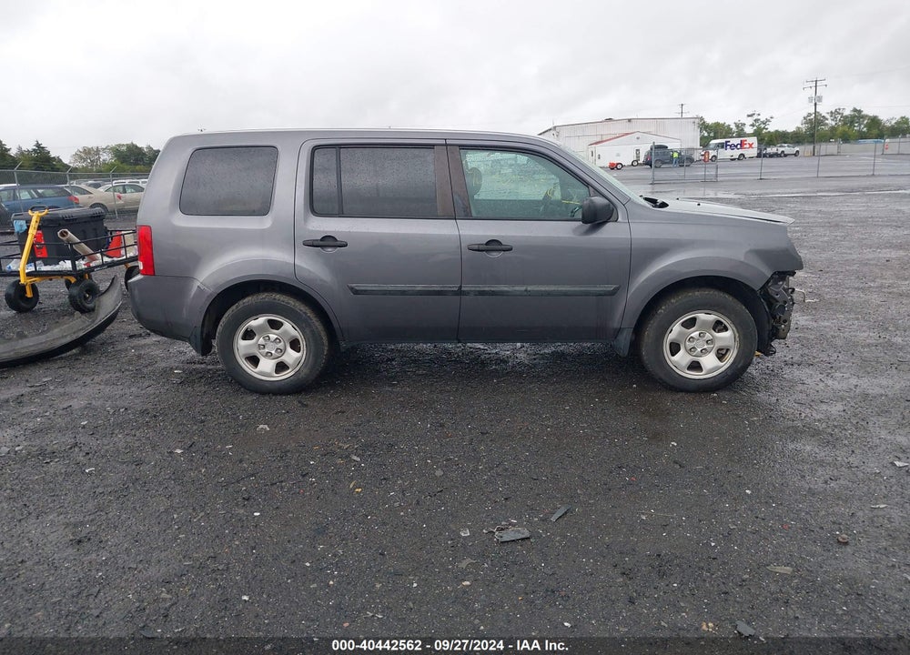 2014 HONDA PILOT LX VIN: 5FNYF4H28EB026644