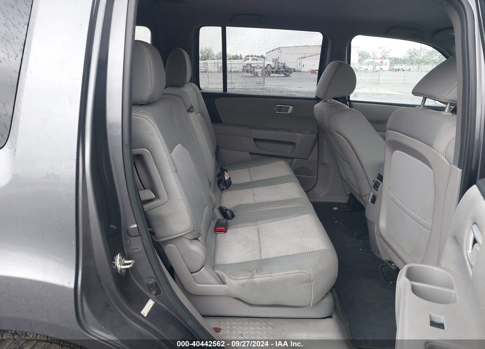 2014 HONDA PILOT LX VIN: 5FNYF4H28EB026644