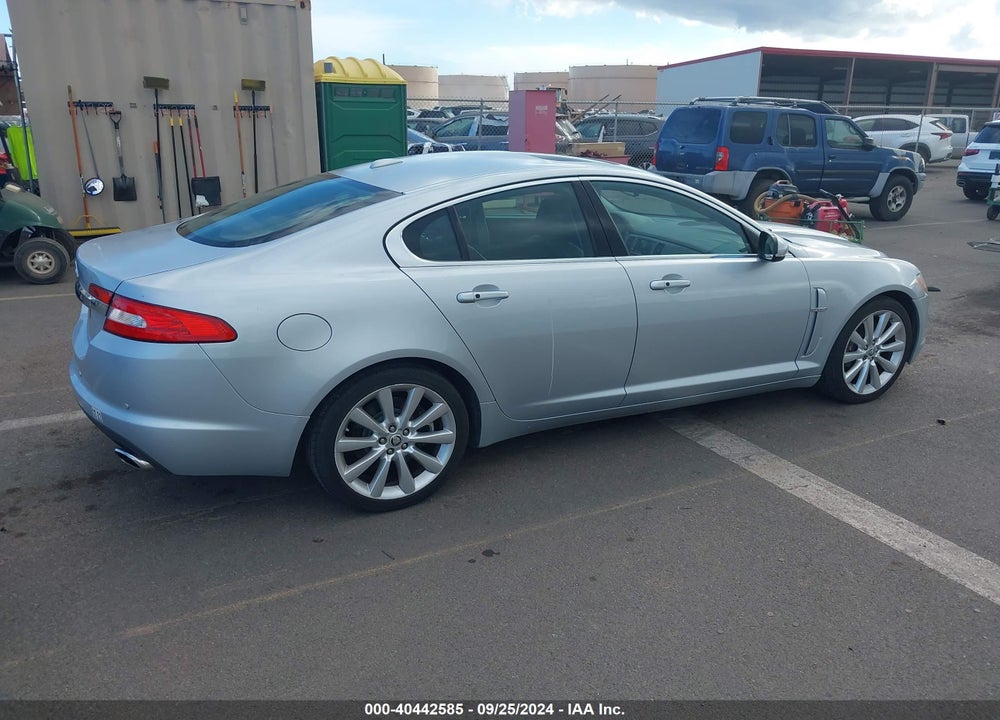 2011 JAGUAR XF PREMIUM VIN: SAJWA0GBXBLR81911