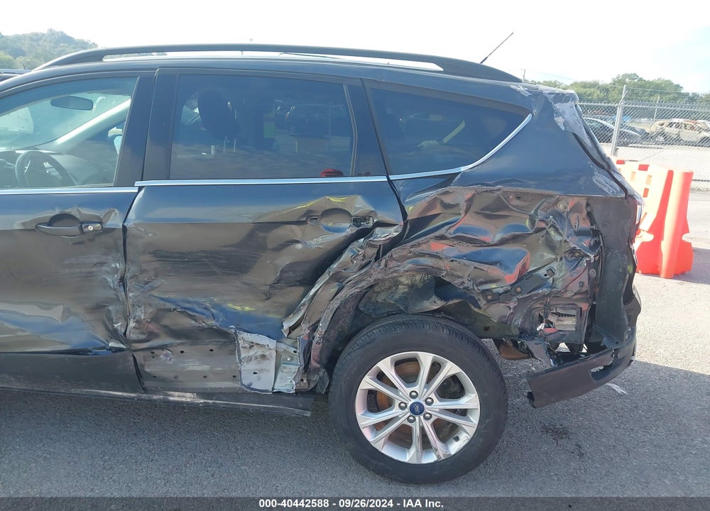 2018 FORD ESCAPE SE VIN: 1FMCU0GD1JUB43037
