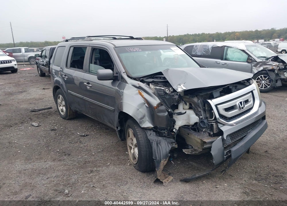 2011 HONDA PILOT EX-L VIN: 5FNYF4H58BB069113
