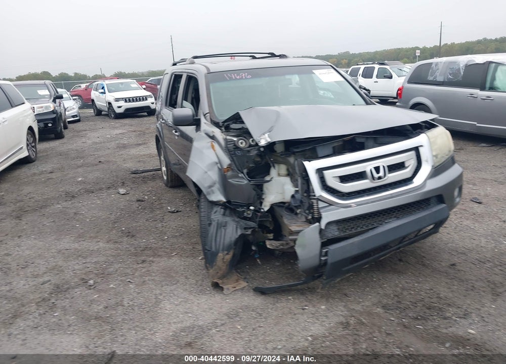 2011 HONDA PILOT EX-L VIN: 5FNYF4H58BB069113