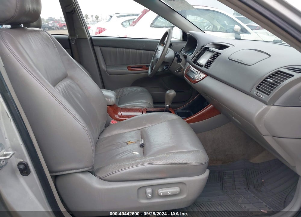 2004 TOYOTA CAMRY XLE V6 VIN: 4T1BF32K14U066820