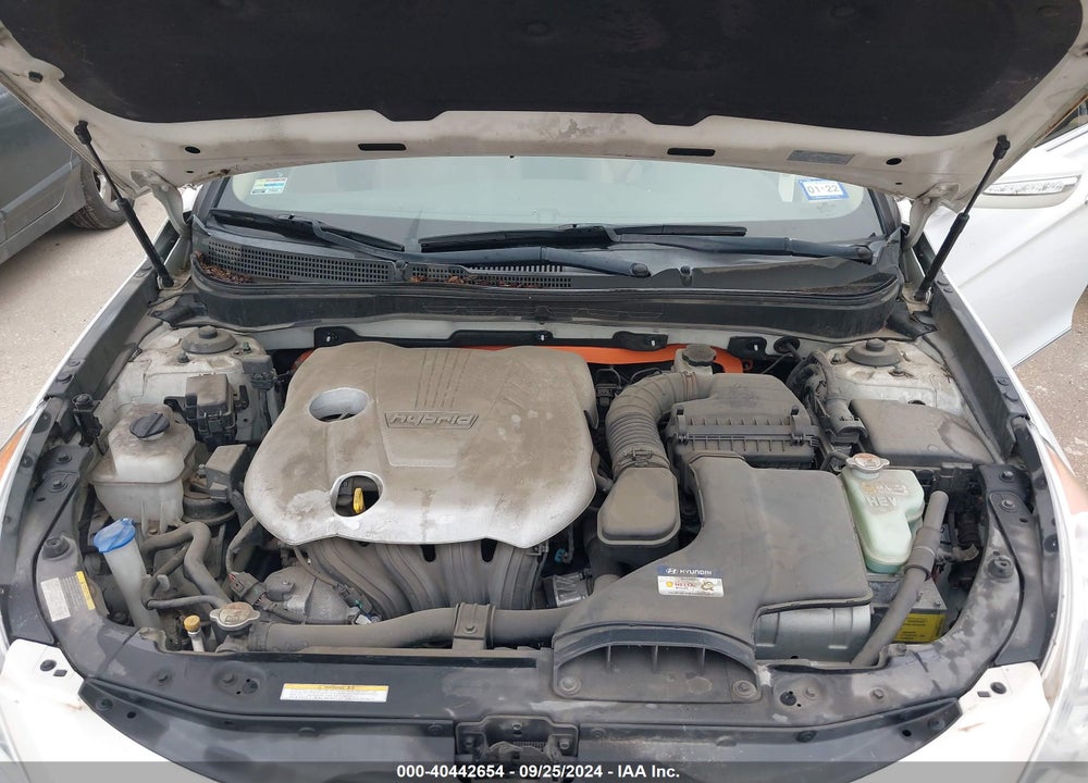 2012 HYUNDAI SONATA HYBRID VIN: KMHEC4A43CA057244