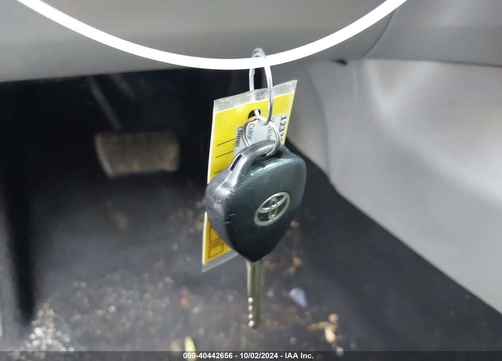 2013 TOYOTA COROLLA LE VIN: 2T1BU4EE2DC089106