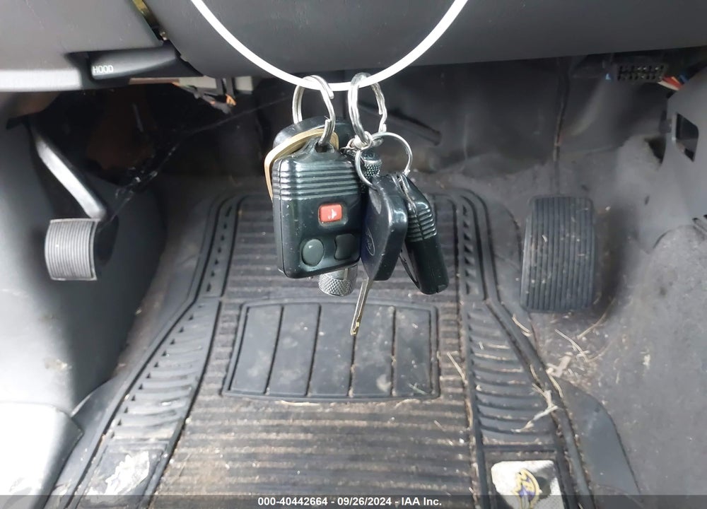 2000 FORD EXPEDITION XLT VIN: 1FMEU1660YLB54290