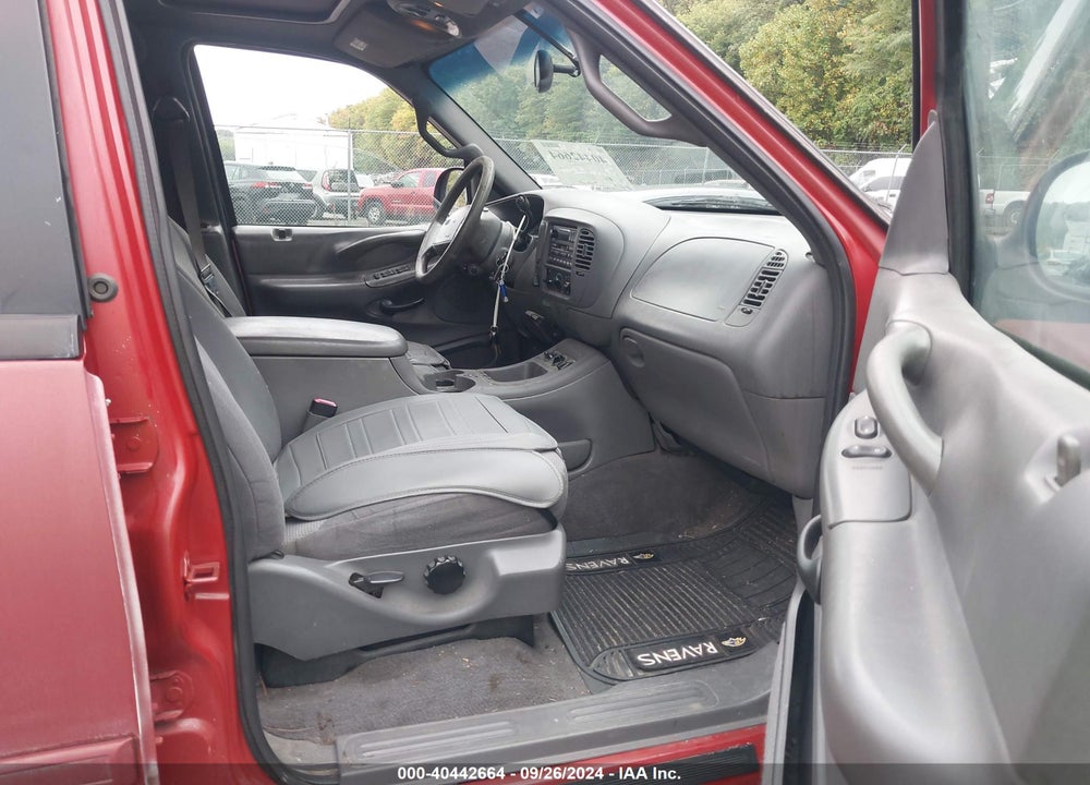 2000 FORD EXPEDITION XLT VIN: 1FMEU1660YLB54290