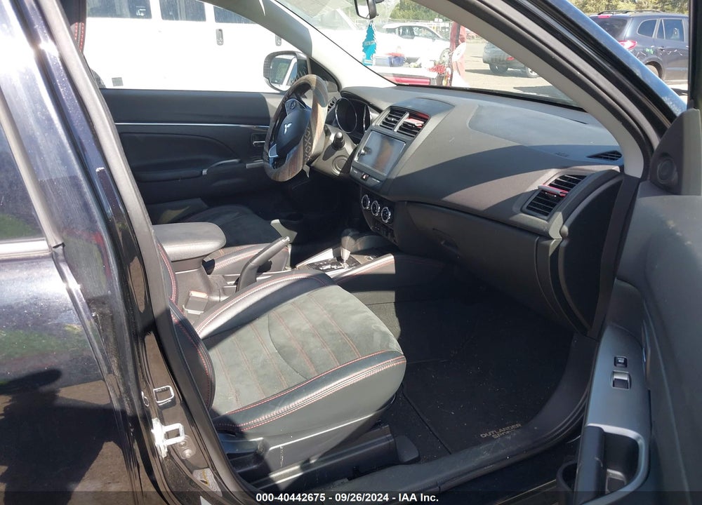 2018 MITSUBISHI OUTLANDER SPORT 2.4 SE VIN: JA4AR3AW4JU003115