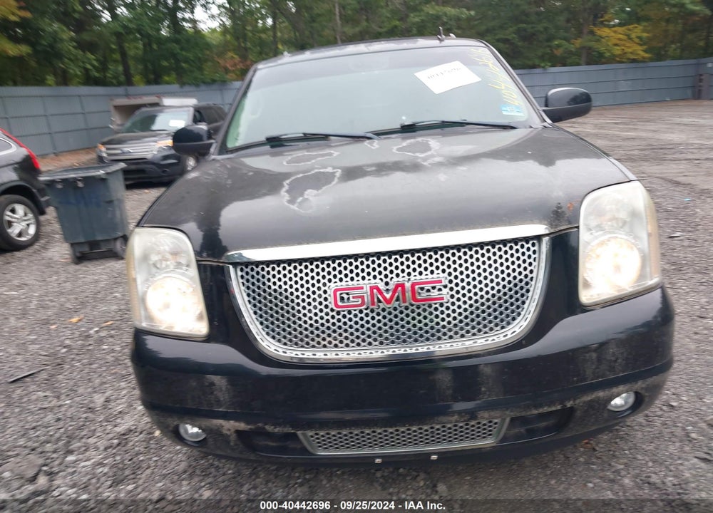 2007 GMC YUKON DENALI VIN: 1GKFK63817J186603