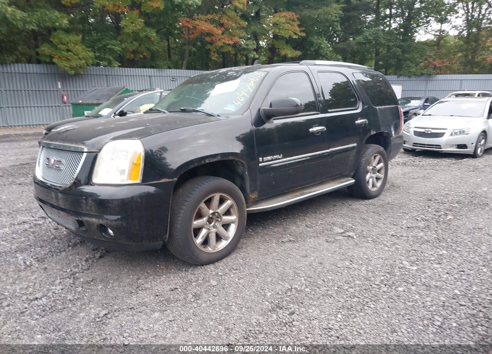 2007 GMC YUKON DENALI VIN: 1GKFK63817J186603