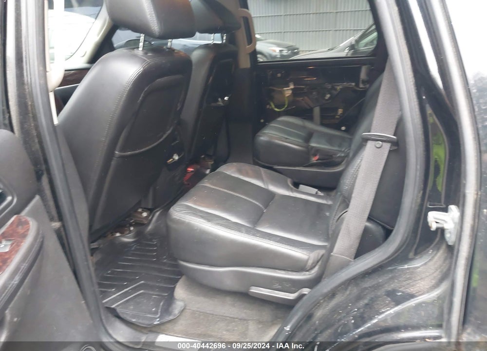 2007 GMC YUKON DENALI VIN: 1GKFK63817J186603