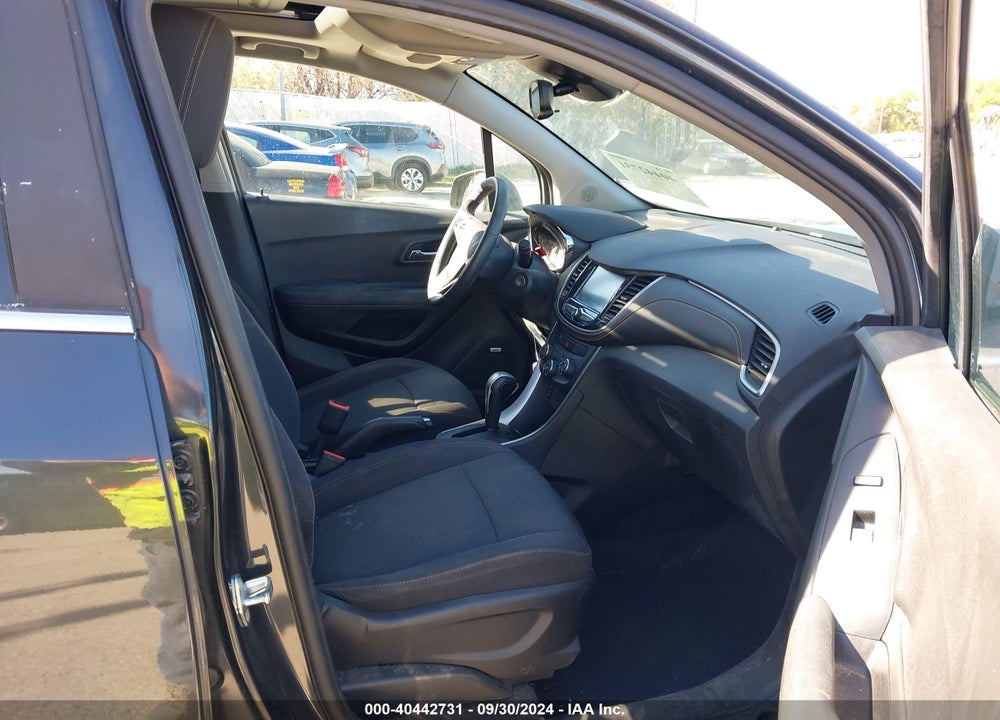 2017 CHEVROLET TRAX LT VIN: 3GNCJPSB0HL261880