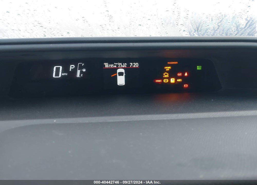 2015 TOYOTA PRIUS C ONE VIN: JTDKDTB3XF1105637