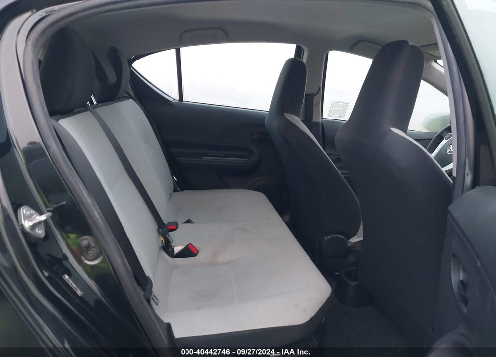 2015 TOYOTA PRIUS C ONE VIN: JTDKDTB3XF1105637
