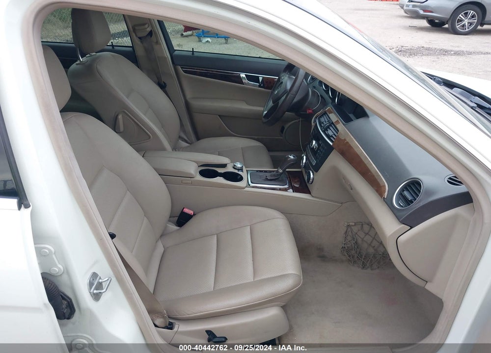 2012 MERCEDES-BENZ C 250 LUXURY/SPORT VIN: WDDGF4HB4CR216188