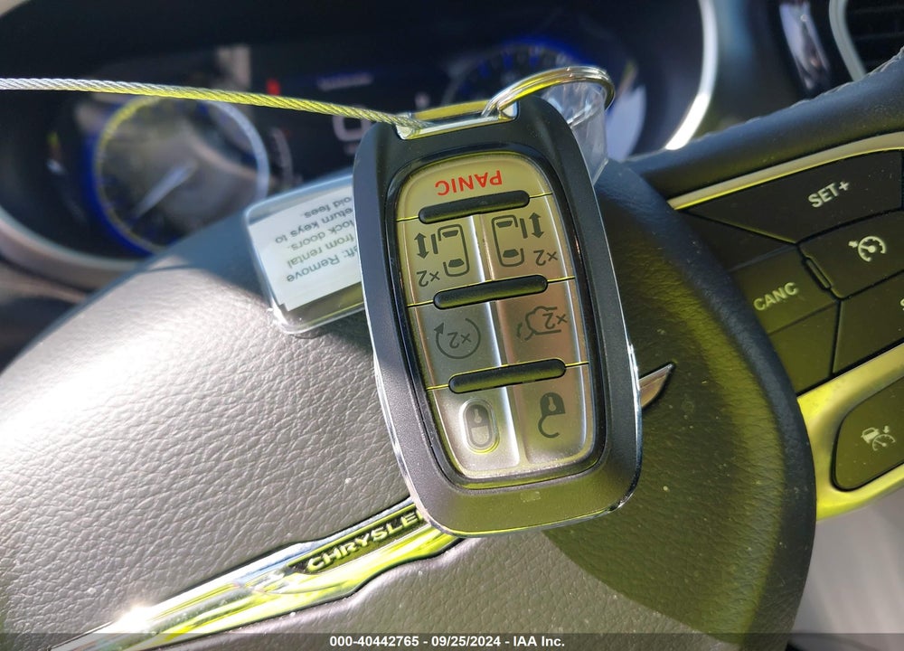 2022 CHRYSLER PACIFICA TOURING L VIN: 2C4RC1BG9NR128460