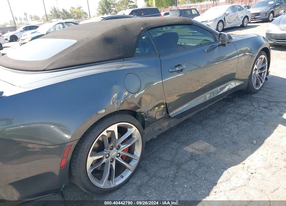 2017 CHEVROLET CAMARO 2SS VIN: 1G1FH3D76H0137380