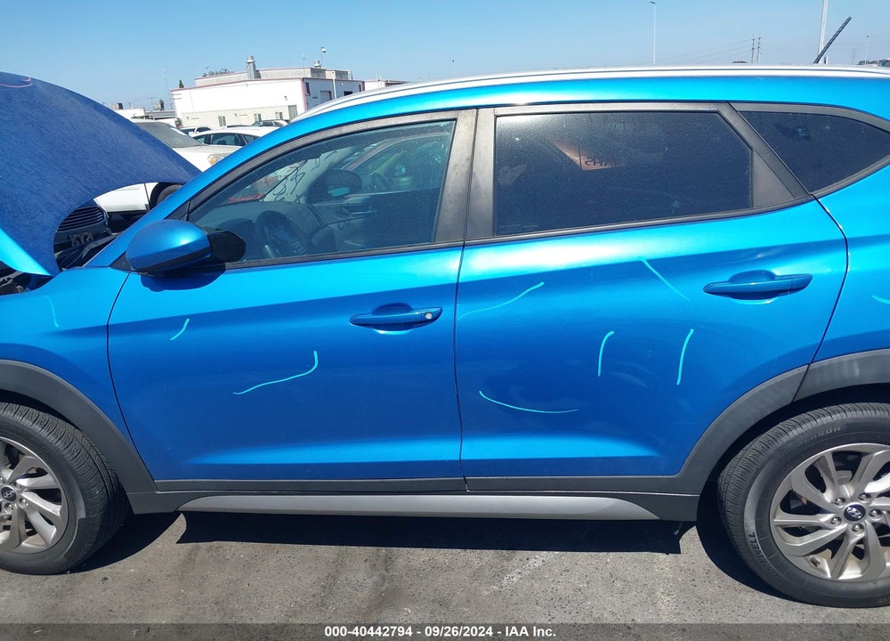 2017 HYUNDAI TUCSON SE VIN: KM8J33A41HU317395