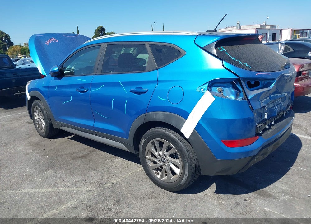 2017 HYUNDAI TUCSON SE VIN: KM8J33A41HU317395