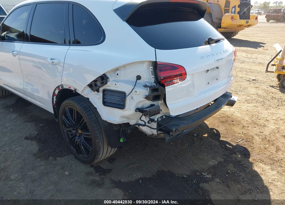 2018 PORSCHE CAYENNE PLATINUM EDITION VIN: WP1AA2A21JKA03099