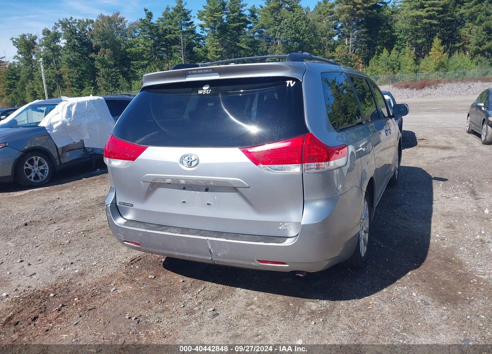 2011 TOYOTA SIENNA LE VIN: 5TDJK3DC6BS001657