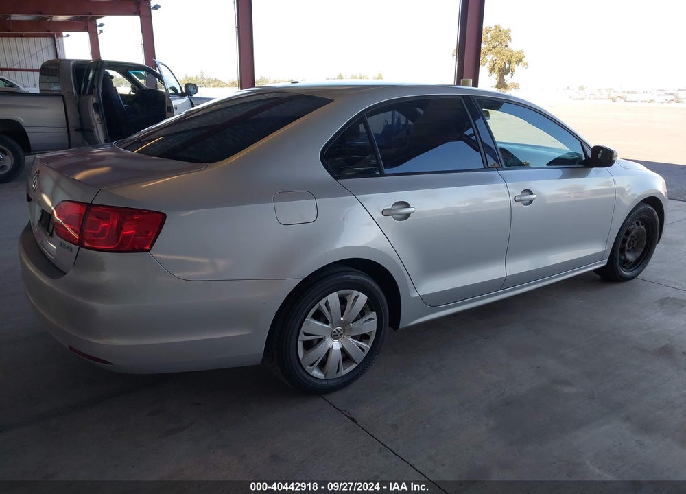 2011 VOLKSWAGEN JETTA 2.5L SE VIN: 3VWDZ7AJ9BM326920